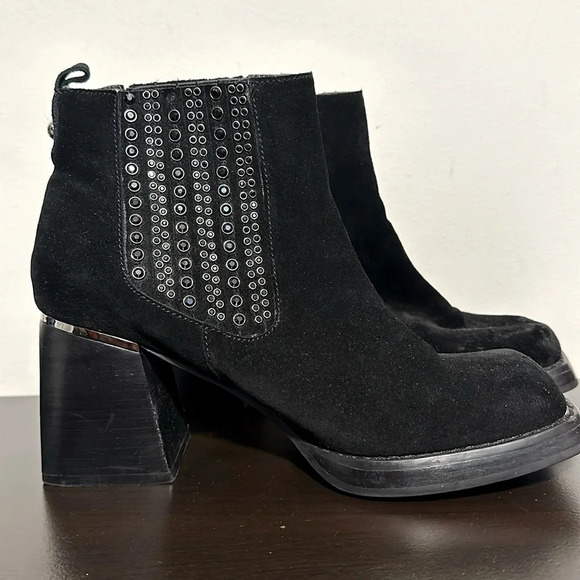 Vince Camuto Astenna Studded square toe suede boots - Picture 2 of 7